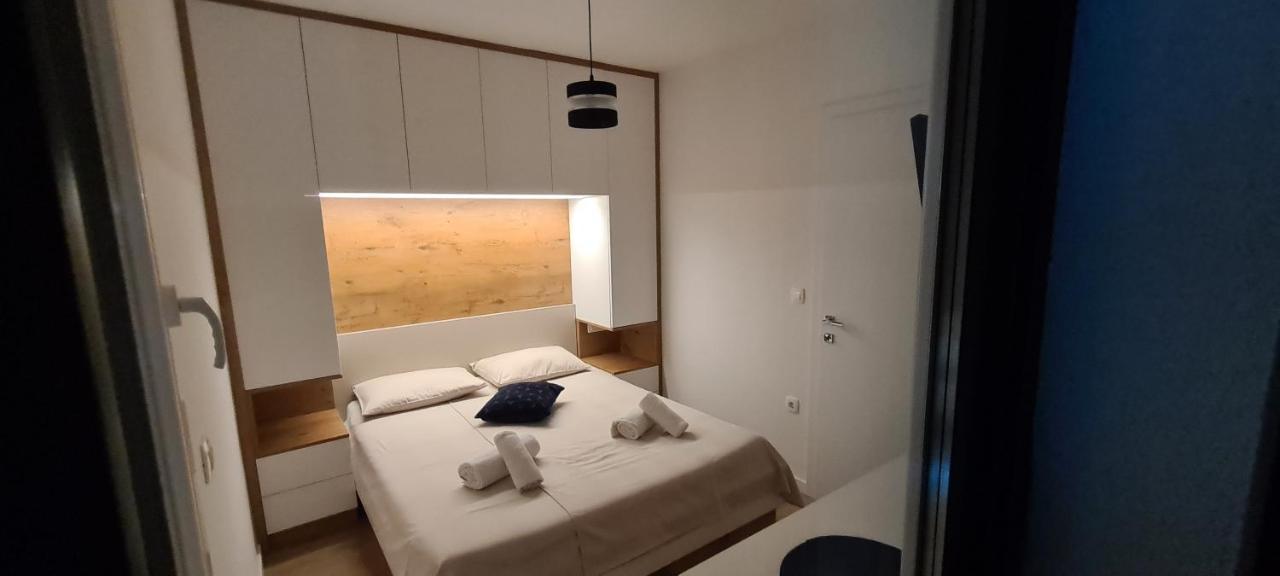 Apartman Marcelina 1 With Private Pool Trogir Buitenkant foto
