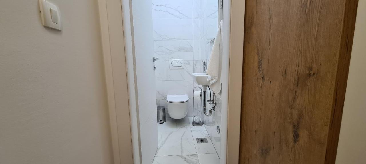 Apartman Marcelina 1 With Private Pool Trogir Buitenkant foto