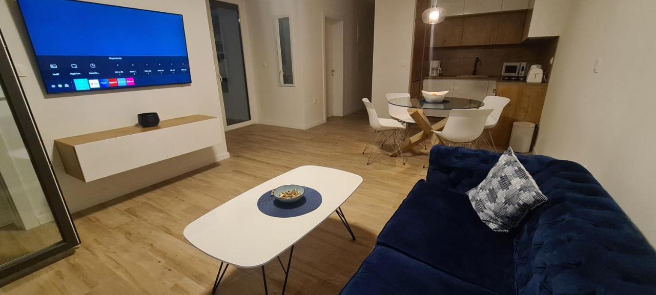 Apartman Marcelina 1 With Private Pool Trogir Buitenkant foto